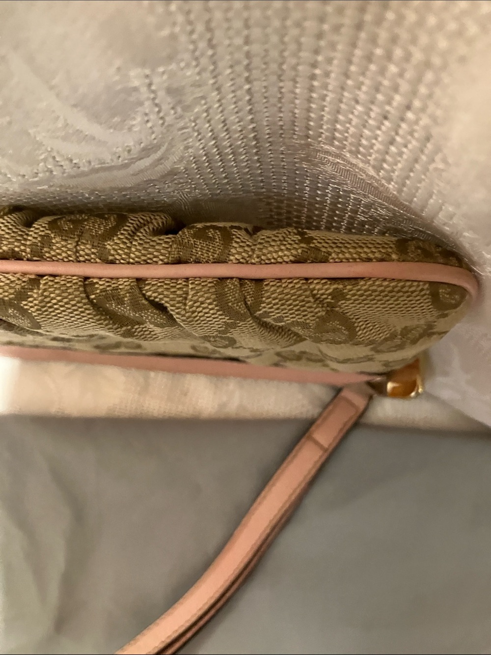 Gucci Beige Monogram Wristlet with Pink Trim and Gold Hardware - Picture 4 of 16